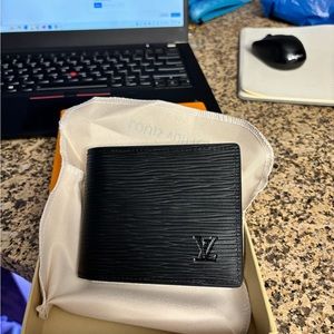 Black wallet